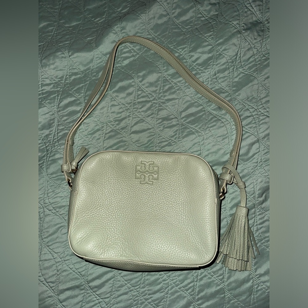 Tory Burch cross body. Beautiful soft green. Barely used. Great condition
